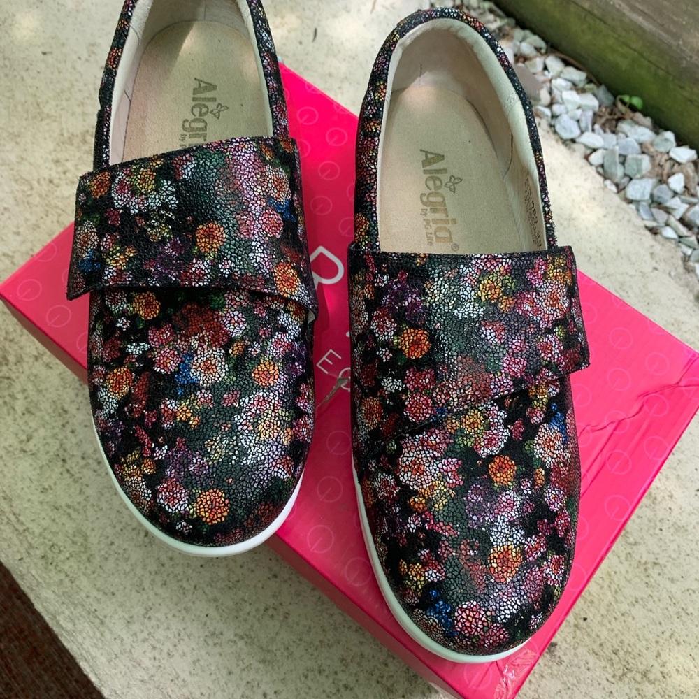 New Size 9 Alegria Woman’s Shoes